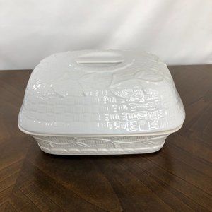 Temptations by Tara Ovenware White Orchard Vine Casserole Baking Dish 4Qt  K